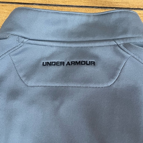 Under Armour men’s 1/4 zip, size XL - Picture 8 of 8